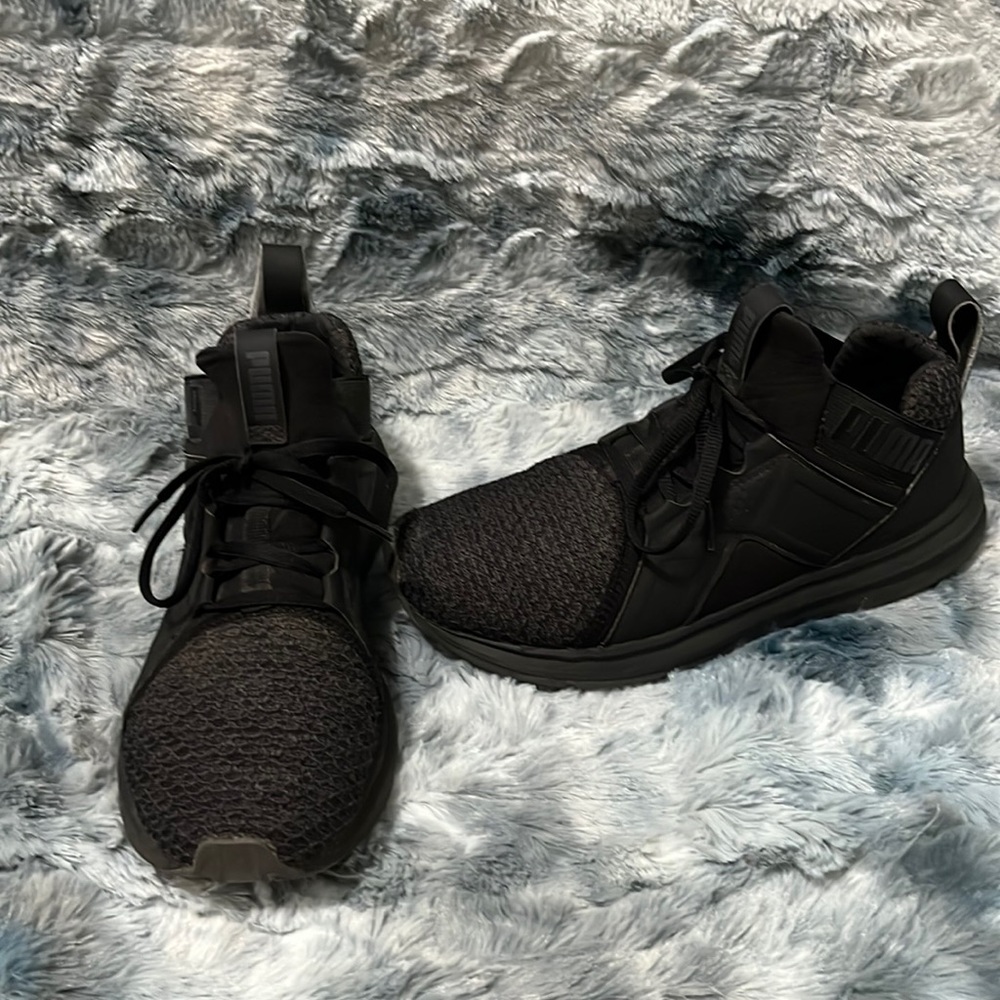 Size 8.5, color black